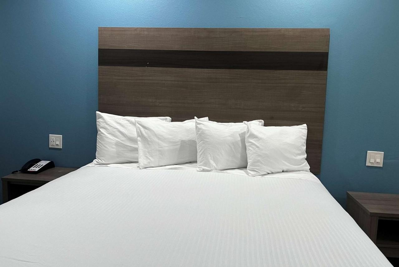 Baymont By Wyndham Freeport Texas Hotel Luaran gambar