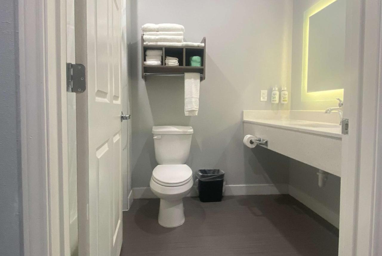 Baymont By Wyndham Freeport Texas Hotel Luaran gambar